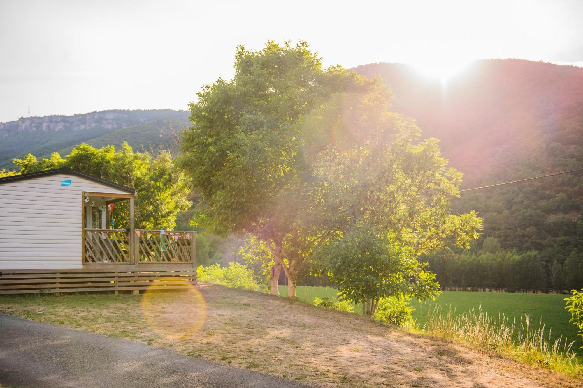 Hotel Camping Rcn Val De Cantobre Esterno foto